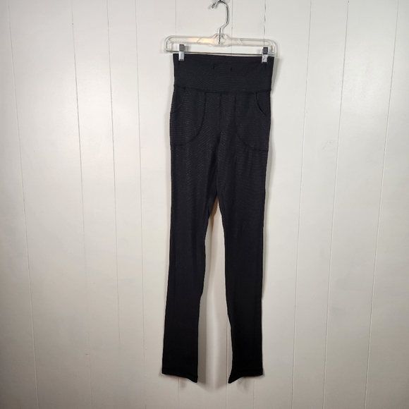 Lululemon Gray Leggings Pants Pockets Size 4 Activewear Yoga Gym Workout Active - Picture 1 of 8